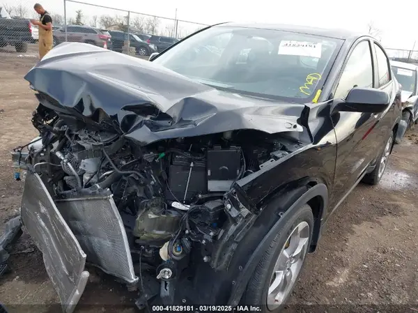 3CZRU6H3XNM700734 2022 HONDA HR-V - Image 2