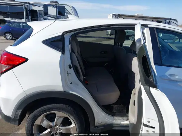 3CZRU6H50GM746013 2016 HONDA HR-V - Image 8