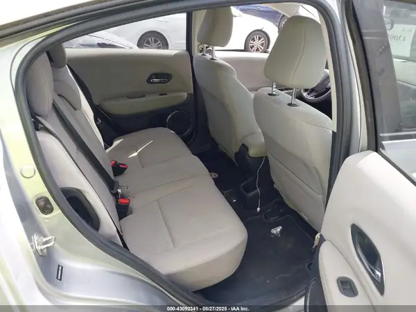 3CZRU6H50HG710256 2017 HONDA HR-V - Image 8