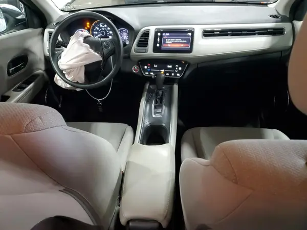 3CZRU6H50HM702272 2017 HONDA HR-V - Image 8