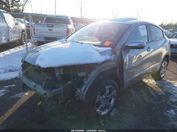 3CZRU6H50HM704457 2017 HONDA HR-V - Image 2