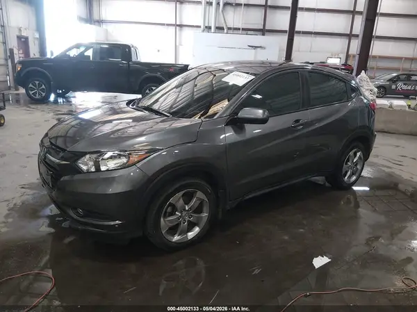 3CZRU6H50HM728175 2017 HONDA HR-V - Image 2