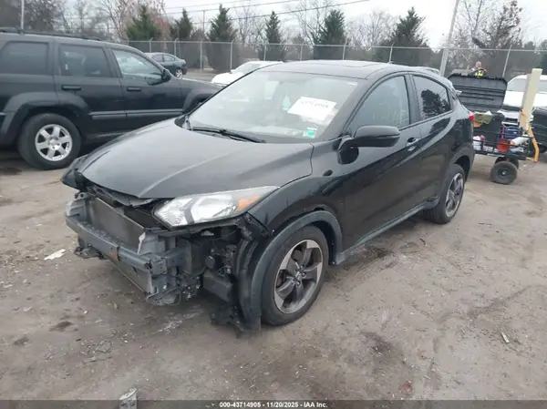 3CZRU6H50JG702518 2018 HONDA HR-V - Image 2