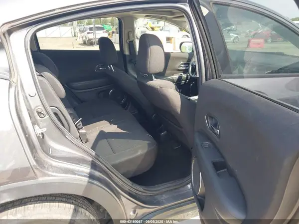 3CZRU6H50JG729220 2018 HONDA HR-V - Image 8