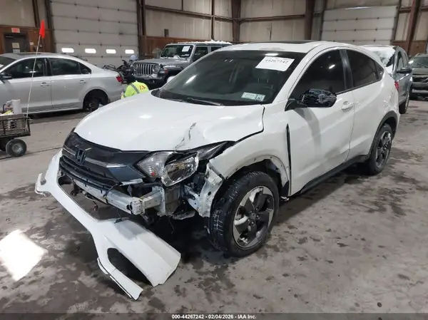 3CZRU6H50JM724083 2018 HONDA HR-V - Image 2