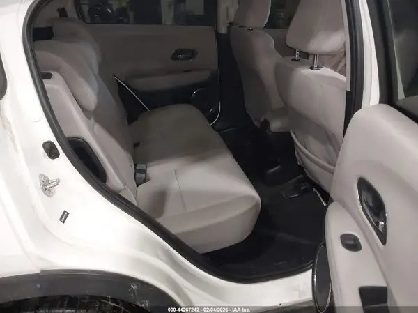 3CZRU6H50JM724083 2018 HONDA HR-V - Image 8
