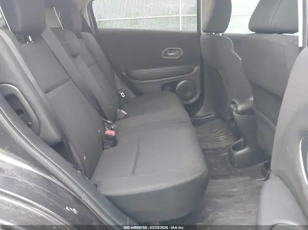 3CZRU6H51HM702362 2017 HONDA HR-V - Image 8