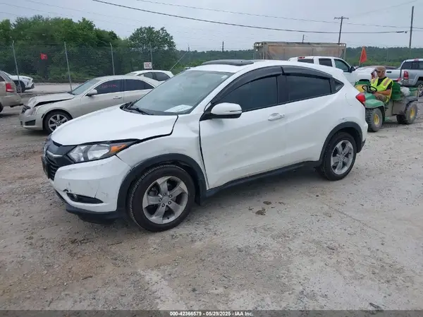 3CZRU6H51HM712857 2017 HONDA HR-V - Image 2
