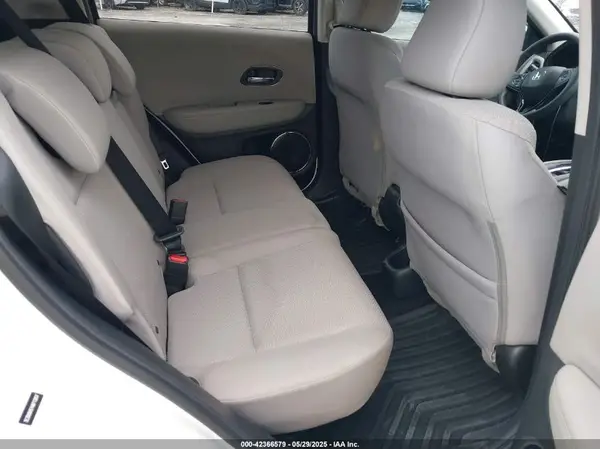 3CZRU6H51HM712857 2017 HONDA HR-V - Image 8