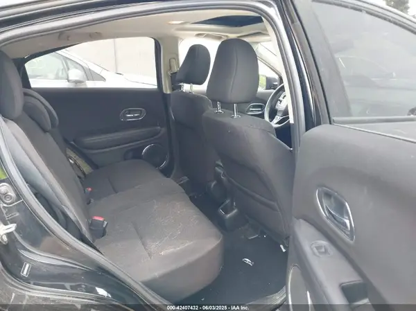 3CZRU6H51HM715015 2017 HONDA HR-V - Image 8