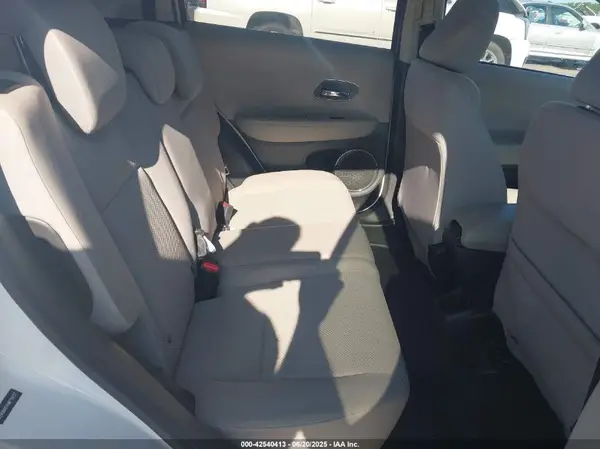 3CZRU6H51HM719727 2017 HONDA HR-V - Image 8