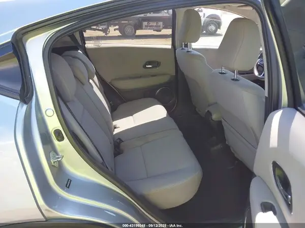 3CZRU6H51HM723535 2017 HONDA HR-V - Image 8