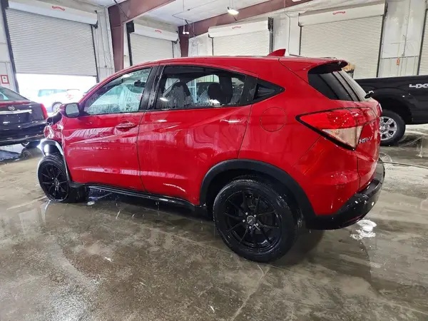 3CZRU6H51HM733238 2017 HONDA HR-V - Image 2