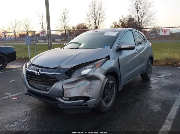 3CZRU6H51JG705895 2018 HONDA HR-V - Image 2
