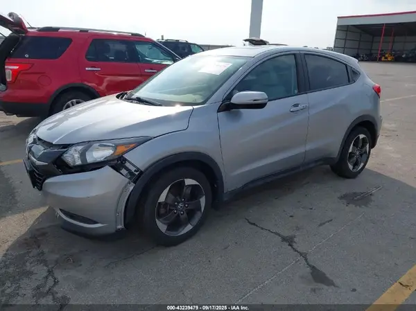 3CZRU6H51JG712913 2018 HONDA HR-V - Image 2