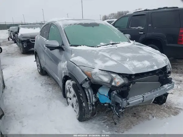 3CZRU6H51JG715570 2018 HONDA HR-V - Image 1