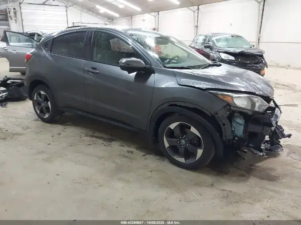 3CZRU6H51JG722860 2018 HONDA HR-V - Image 1