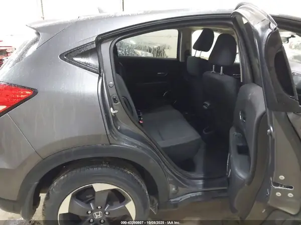 3CZRU6H51JG722860 2018 HONDA HR-V - Image 8
