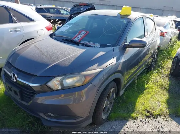 3CZRU6H51JG724298 2018 HONDA HR-V - Image 2