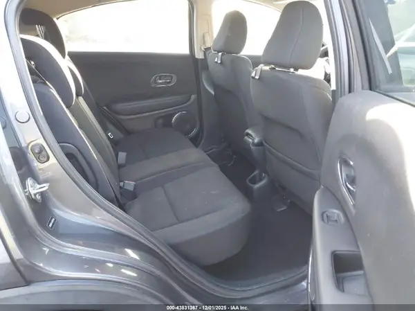 3CZRU6H51JM705140 2018 HONDA HR-V - Image 8