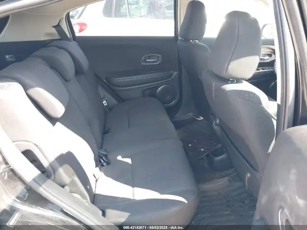 3CZRU6H51JM707261 2018 HONDA HR-V - Image 8