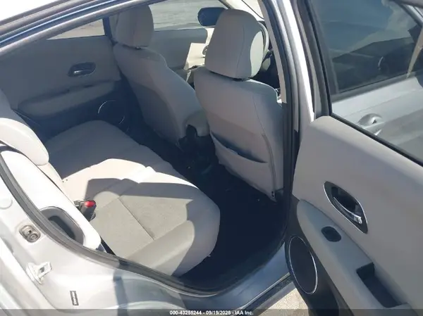 3CZRU6H51JM709849 2018 HONDA HR-V - Image 8