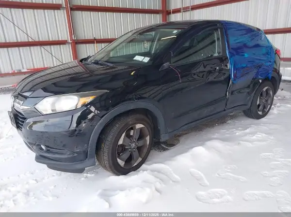 3CZRU6H51JM713948 2018 HONDA HR-V - Image 2