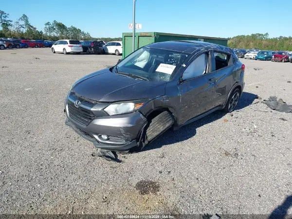 3CZRU6H51JM717580 2018 HONDA HR-V - Image 2