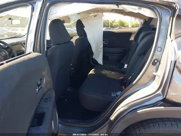 3CZRU6H51JM717580 2018 HONDA HR-V - Image 8