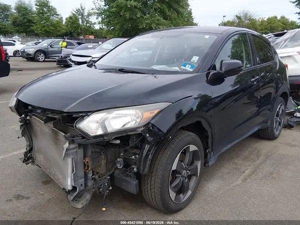 3CZRU6H51JM730670 2018 HONDA HR-V - Image 2