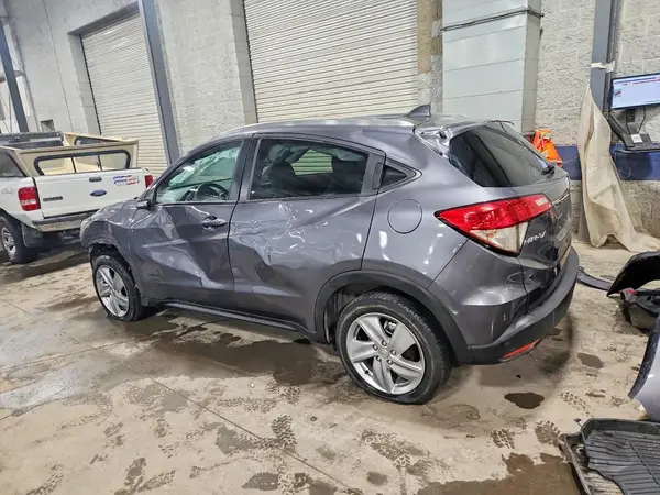 3CZRU6H51KM733781 2019 HONDA HR-V - Image 2