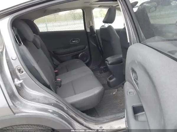 3CZRU6H51MM734626 2021 HONDA HR-V - Image 8