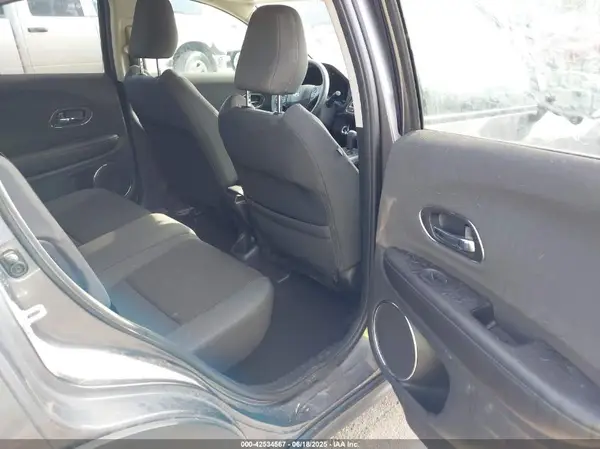 3CZRU6H51MM737381 2021 HONDA HR-V - Image 8