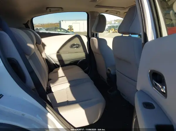 3CZRU6H52GM738978 2016 HONDA HR-V - Image 8