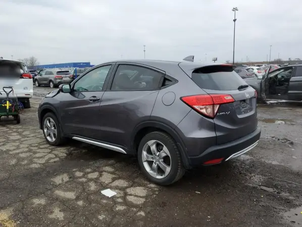 3CZRU6H52HG701591 2017 HONDA HR-V - Image 2