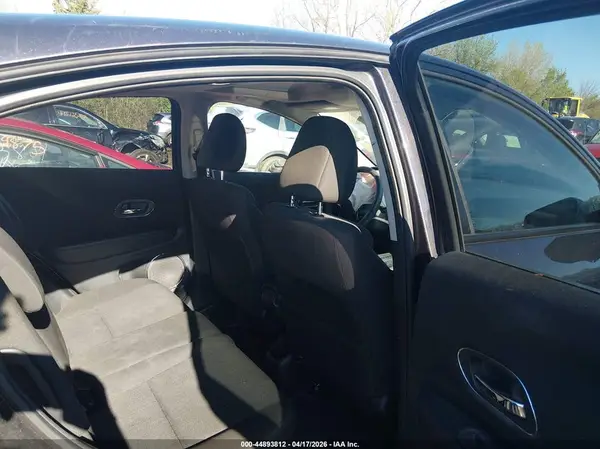 3CZRU6H52HM700975 2017 HONDA HR-V - Image 8