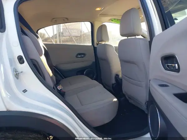 3CZRU6H52HM712530 2017 HONDA HR-V - Image 8