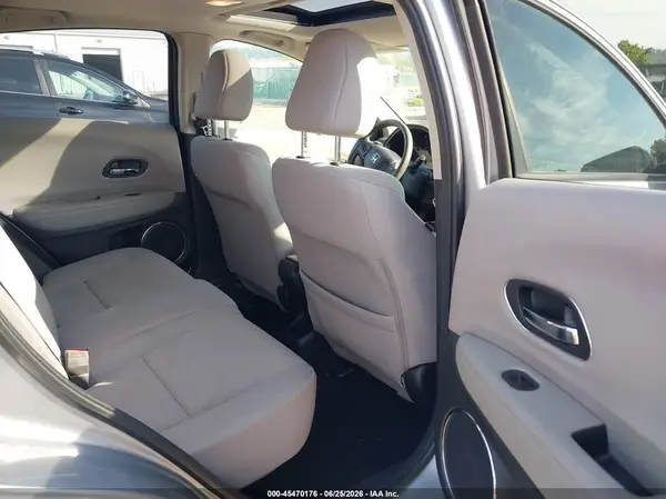 3CZRU6H52JG701998 2018 HONDA HR-V - Image 8