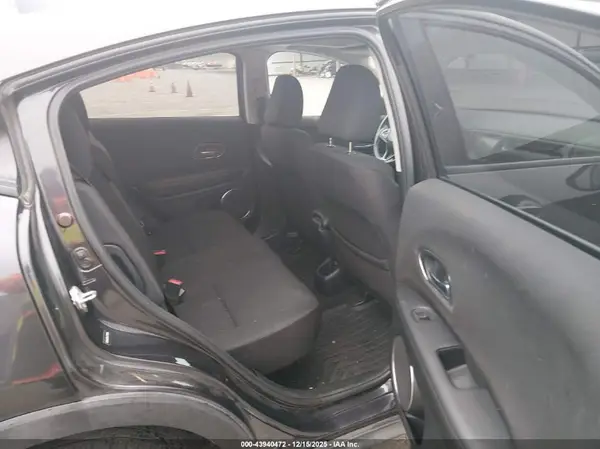 3CZRU6H52JG708899 2018 HONDA HR-V - Image 8