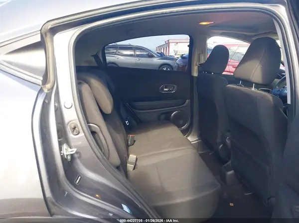 3CZRU6H52JG718624 2018 HONDA HR-V - Image 8