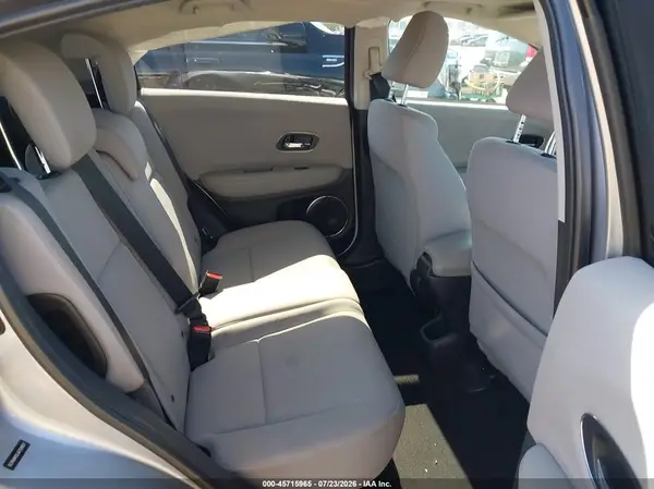 3CZRU6H52JG729557 2018 HONDA HR-V - Image 8