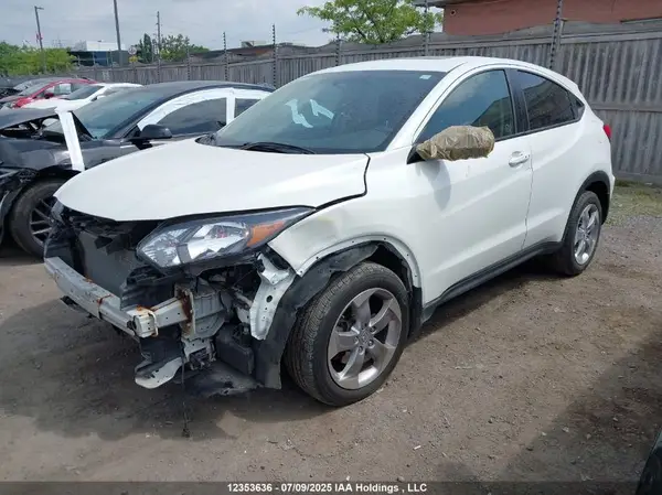 3CZRU6H52JM107638 2018 HONDA HR-V - Image 2
