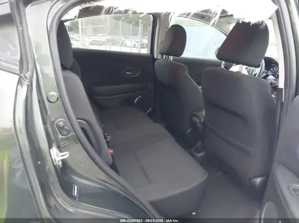 3CZRU6H52JM706653 2018 HONDA HR-V - Image 8
