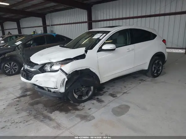 3CZRU6H52JM706944 2018 HONDA HR-V - Image 2