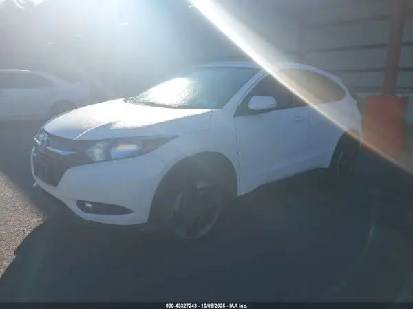 3CZRU6H52JM718513 2018 HONDA HR-V - Image 2
