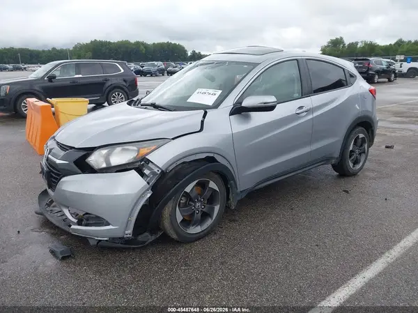 3CZRU6H52JM718592 2018 HONDA HR-V - Image 2
