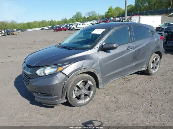 3CZRU6H52JM726644 2018 HONDA HR-V - Image 2