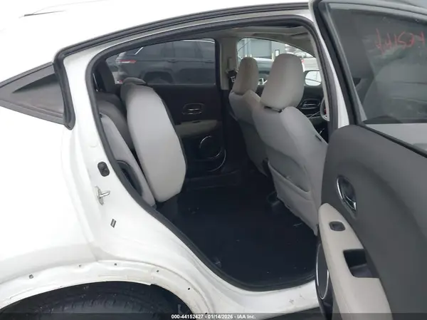 3CZRU6H52KM712406 2019 HONDA HR-V - Image 8