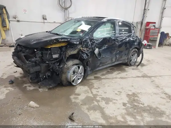 3CZRU6H52KM727021 2019 HONDA HR-V - Image 2