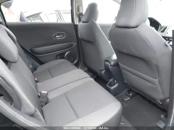 3CZRU6H52KM741209 2019 HONDA HR-V - Image 8